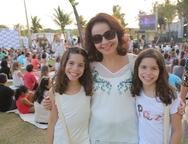 Valria Xavier com as filhas Luiza e Marina